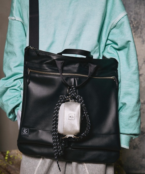 THEATRE PRODUCTS（シアタープロダクツ）の「《UNISEX》【THEATRE PRODUCTS】Collaboration With Charm Shoulder Leather Back/シアタープロダクツコラボレーションチャームレザーバック【MAISON SPECIAL/メゾンスペシャル】（エコバッグ/サブバッグ・メンズ・ブラック/シルバー・FREE）」の15枚目の写真