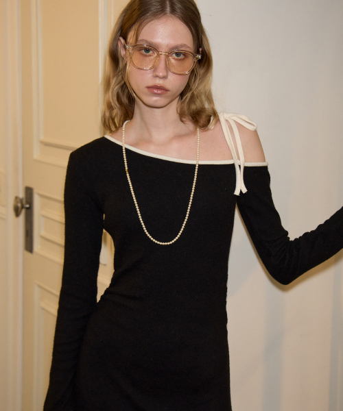 SALON DE YOHN(サロンドヨーン)の「Line Point Off Shoulder Dress_ Black(ワンピース・レディース・その他・SMALL/MEDIUM)」の2枚目の写真