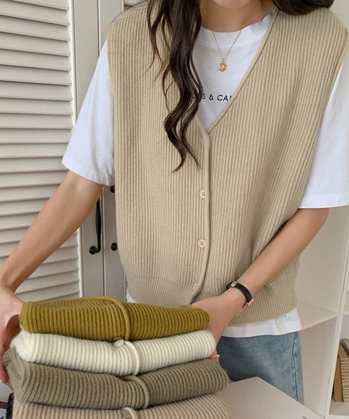 Miniministore（ミニミニストア）の「リブニットベスト前開きニットジレVネック（ベスト・レディース・マスタード/ライトベージュ/ダークベージュ/アイボリー/ブラック・FREE）」の7枚目の写真