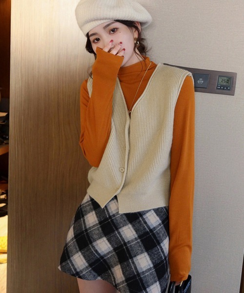 Miniministore（ミニミニストア）の「リブニットベスト前開きニットジレVネック（ベスト・レディース・マスタード/ライトベージュ/ダークベージュ/アイボリー/ブラック・FREE）」の10枚目の写真