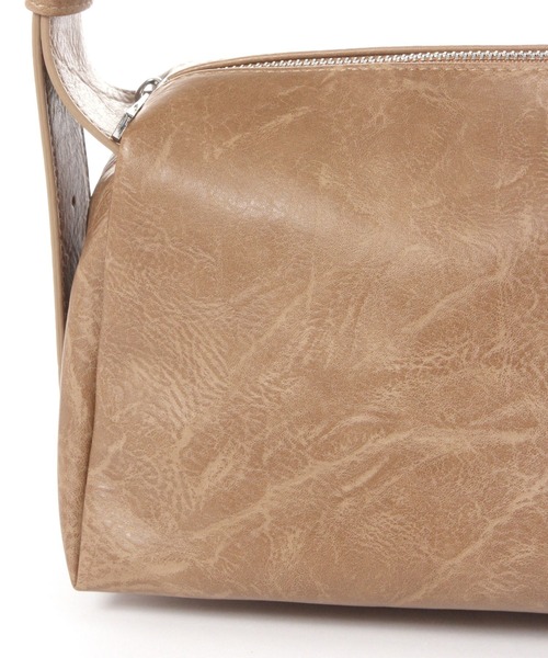 LAKOLE（ラコレ）の「フェイクレザースクエアショルダーバッグ / 633373（ショルダーバッグ・レディース・ライトブラウン/オフホワイト/ブラック・FREE）」の4枚目の写真