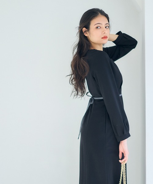 12Twelve Agenda(トゥエルブ アジェンダ)の「配色パイピングカットソーフレアワンピース(ワンピース・レディース・ブラック/グレイッシュベージュ/ミント・M)」の11枚目の写真