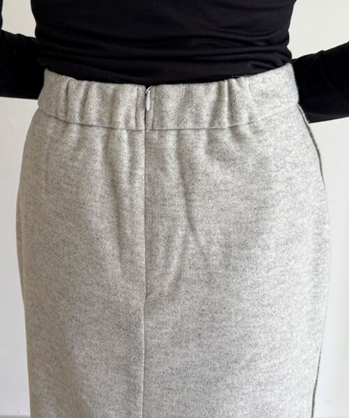 fredy emue(フレディエミュ)の「ソフトニットメルトンスカート(スカート・レディース・オフホワイト/チャコールグレー・36/38)」の16枚目の写真