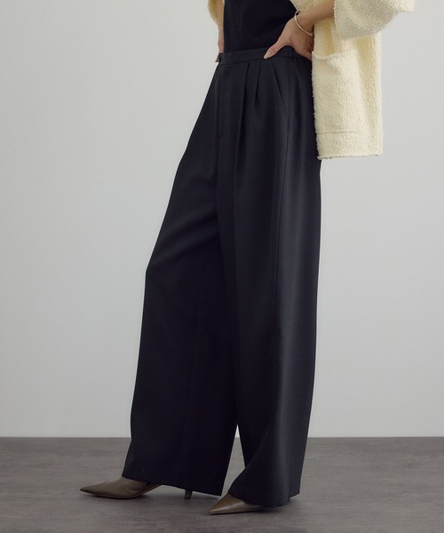 SALON adam et rope'(サロン アダム エ ロペ)の「トレビラツイルカービーパンツ(その他パンツ・レディース・ベージュ/ブラック・M/S)」の5枚目の写真