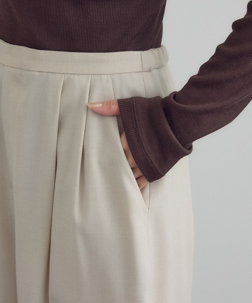 SALON adam et rope'(サロン アダム エ ロペ)の「トレビラツイルカービーパンツ(その他パンツ・レディース・ベージュ/ブラック・M/S)」の13枚目の写真