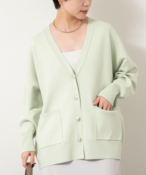 NOLLEY’S Sophi（ノーリーズソフィ）の「【一部WEB限定カラー】《手洗い可能》スムース編みVネックカーディガン（カーディガン/ボレロ・レディース・ミント/サックスブルー/ダークネイビー/クリーム・38）」の3枚目の写真