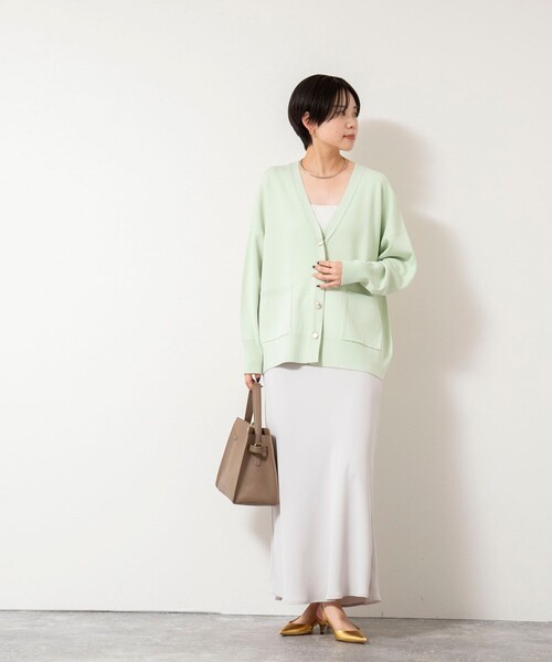 NOLLEY’S Sophi（ノーリーズソフィ）の「【一部WEB限定カラー】《手洗い可能》スムース編みVネックカーディガン（カーディガン/ボレロ・レディース・ミント/サックスブルー/ダークネイビー/クリーム・38）」の8枚目の写真