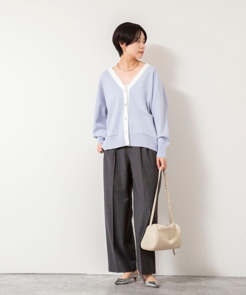 NOLLEY’S Sophi（ノーリーズソフィ）の「【一部WEB限定カラー】《手洗い可能》スムース編みVネックカーディガン（カーディガン/ボレロ・レディース・ミント/サックスブルー/ダークネイビー/クリーム・38）」の15枚目の写真
