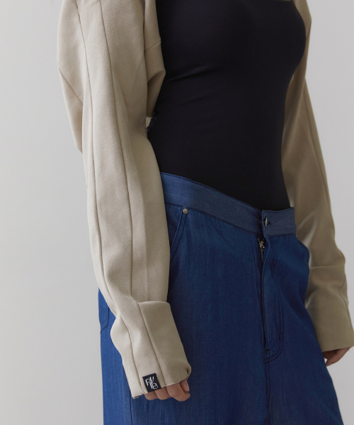 REVOIRSIS（ルヴォアシス）の「RVIS reversible cutting bolero beige（カーディガン/ボレロ・レディース・ベージュ・FREE）」の3枚目の写真
