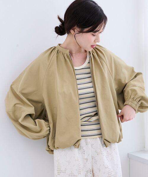 le.coeur blanc（ルクールブラン）の「《WEB限定アイテム》バルーンデザインノーカラーブルゾン（ブルゾン・レディース・チャコールグレー/カーキオリーブ/ベージュ・38）」の3枚目の写真