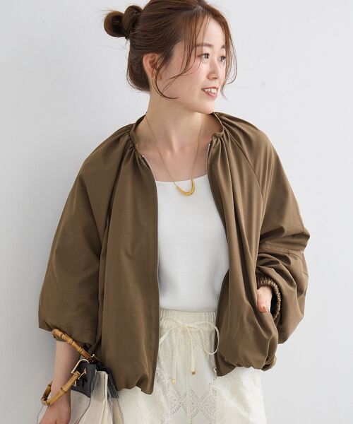 le.coeur blanc(ルクールブラン)の「《WEB限定アイテム》バルーンデザインノーカラーブルゾン(ブルゾン・レディース・チャコールグレー/カーキオリーブ/ベージュ/グレイッシュベージュ・38)」の7枚目の写真