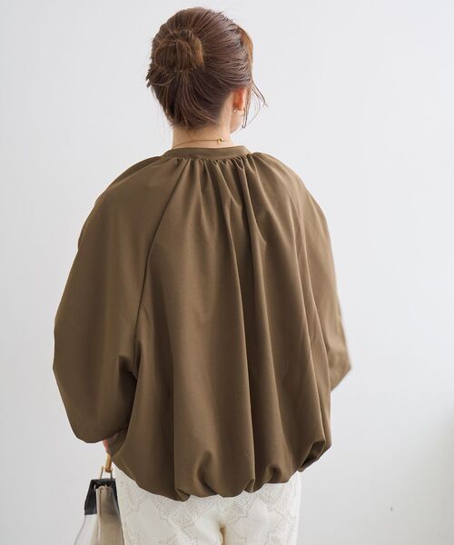 le.coeur blanc(ルクールブラン)の「《WEB限定アイテム》バルーンデザインノーカラーブルゾン(ブルゾン・レディース・チャコールグレー/カーキオリーブ/ベージュ/グレイッシュベージュ・38)」の9枚目の写真