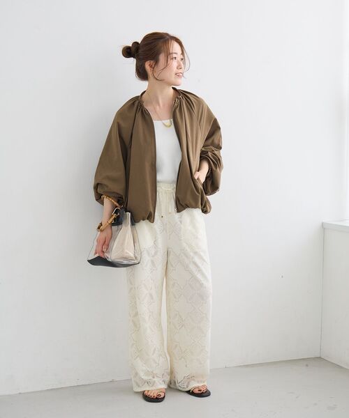 le.coeur blanc(ルクールブラン)の「《WEB限定アイテム》バルーンデザインノーカラーブルゾン(ブルゾン・レディース・チャコールグレー/カーキオリーブ/ベージュ/グレイッシュベージュ・38)」の10枚目の写真