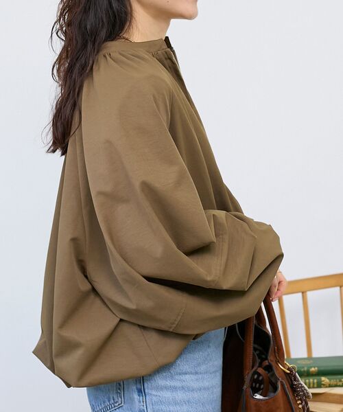 le.coeur blanc(ルクールブラン)の「《WEB限定アイテム》バルーンデザインノーカラーブルゾン(ブルゾン・レディース・チャコールグレー/カーキオリーブ/ベージュ/グレイッシュベージュ・38)」の15枚目の写真