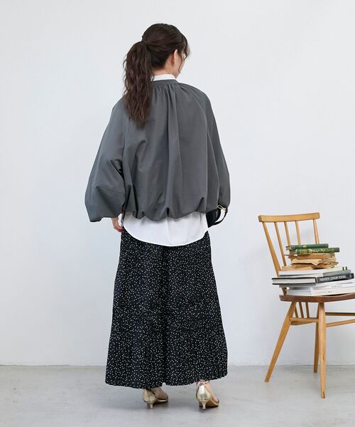 le.coeur blanc（ルクールブラン）の「《WEB限定アイテム》バルーンデザインノーカラーブルゾン（ブルゾン・レディース・チャコールグレー/カーキオリーブ/ベージュ・38）」の13枚目の写真