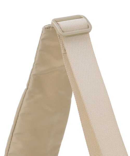 GUESS JEANS(ゲスジーンズ)の「GUESS JEANS Big Crossbody ボディバッグ ウエストポーチ (ボディバッグ/ウエストポーチ・レディース・ブラック/ベージュ・ONE SIZE)」の12枚目の写真