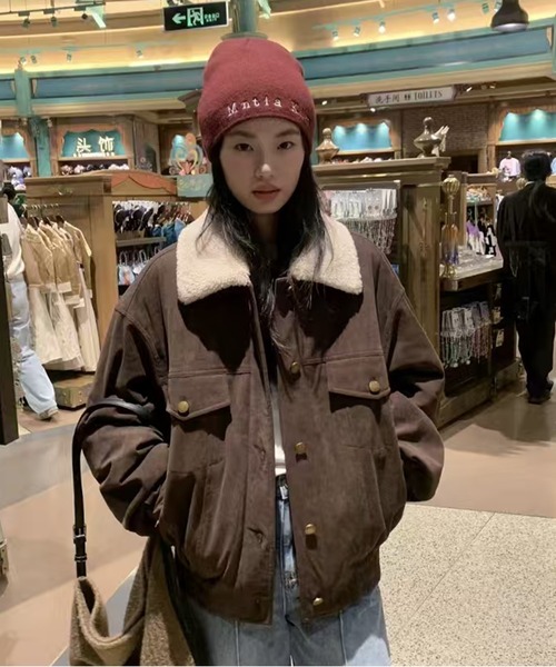 AsheKsha(アシクシャ)の「裏地付きコーデュロイのゆったりジャケット(ブルゾン・レディース・ネイビー/ブラウン・M)」の4枚目の写真