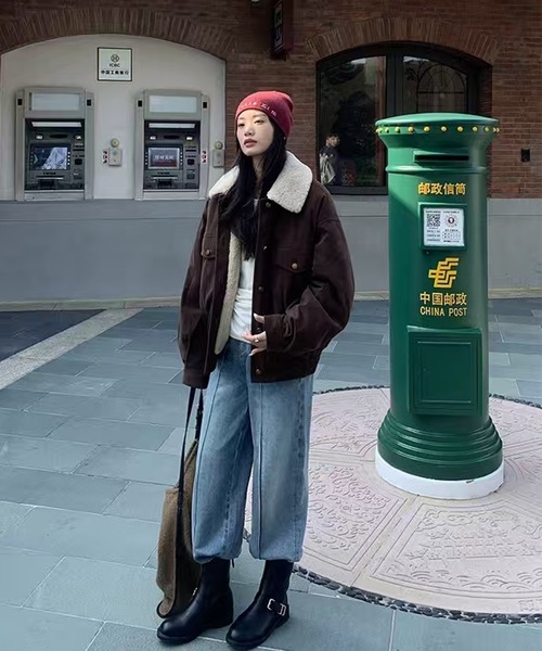 AsheKsha(アシクシャ)の「裏地付きコーデュロイのゆったりジャケット(ブルゾン・レディース・ネイビー/ブラウン・M)」の11枚目の写真
