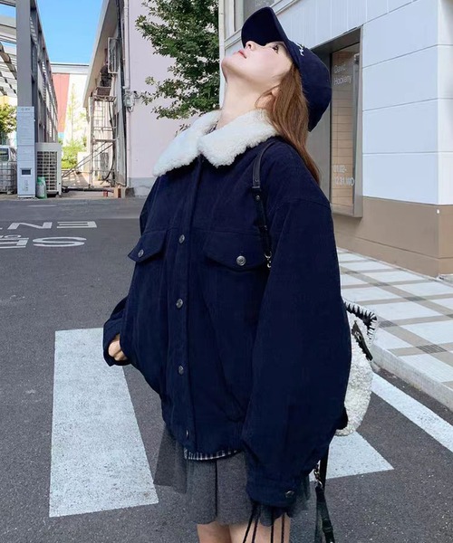AsheKsha(アシクシャ)の「裏地付きコーデュロイのゆったりジャケット(ブルゾン・レディース・ネイビー/ブラウン・M)」の19枚目の写真