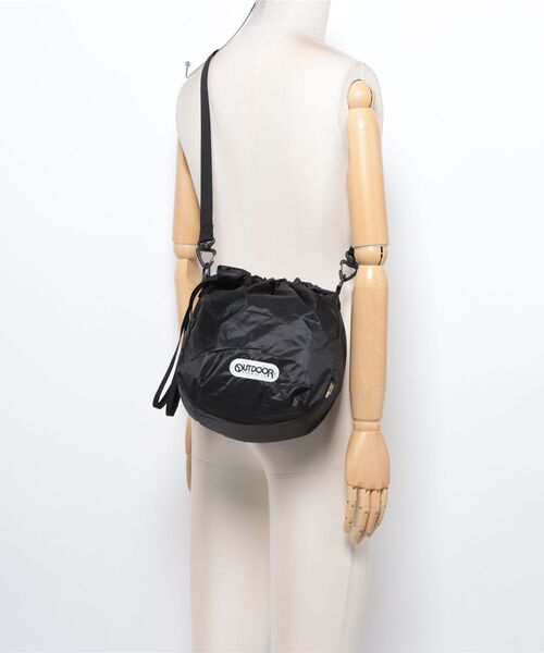 OUTDOOR PRODUCTS(アウトドアプロダクツ)の「【OUTDOOR PRODUCTS / アウトドアプロダクツ】DRAWSTORING BAG ショルダーバッグ(ショルダーバッグ・レディース・ベージュ/ブラック・FREE)」の4枚目の写真