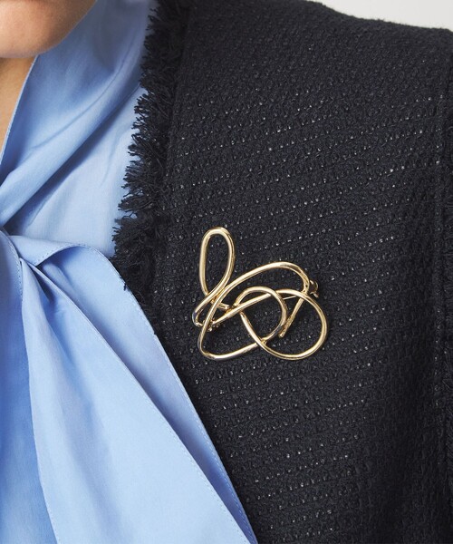 green label relaxing(グリーンレーベルリラクシング)の「ニュアンスライン ブローチ(ブローチ/コサージュ・レディース・ゴールド/シルバー・FREE)」の2枚目の写真