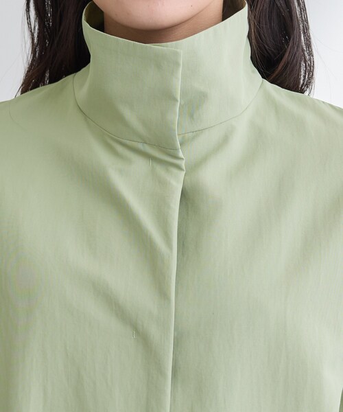 INDIVI（インディヴィ）の「【撥水／軽量】ミニマル スタンドカラーコート（その他アウター・レディース・ブラック/ベージュ/スモーキーグリーン系・40/38/36/15 /13/05/19）」の20枚目の写真