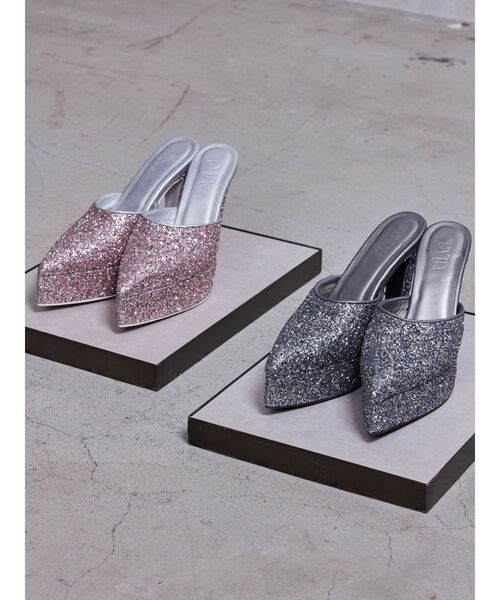 GYDA(ジェイダ)の「GLITTERミュール(パンプス・レディース・グレー/ピンク・LARGE/MEDIUM/SMALL)」の11枚目の写真