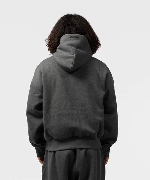 FOG ESSENTIALS(エフオージーエッセンシャルズ)の「ESSENTIALS Classic Hoodie エッセンシャルズ(パーカー・メンズ・グレー系その他・X-LARGE/LARGE/MEDIUM/SMALL)」の6枚目の写真