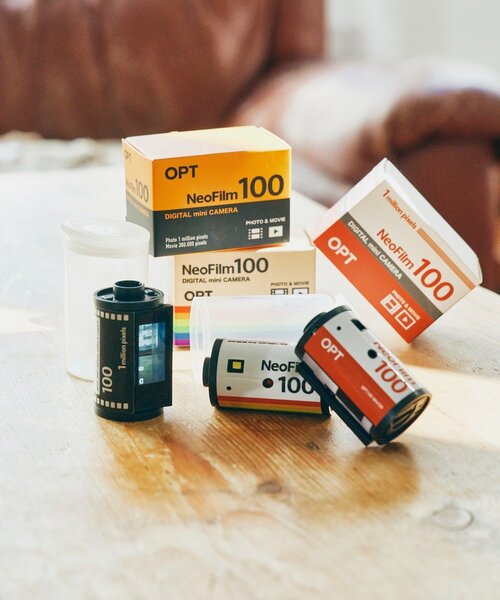 BIRTHDAY BAR(バースデイバー)の「Opt! Neo Film100 フィルム型デジタルカメラ(カメラ/カメラグッズ・レディース・ホワイト/ベージュ/ブラック・0)」の4枚目の写真
