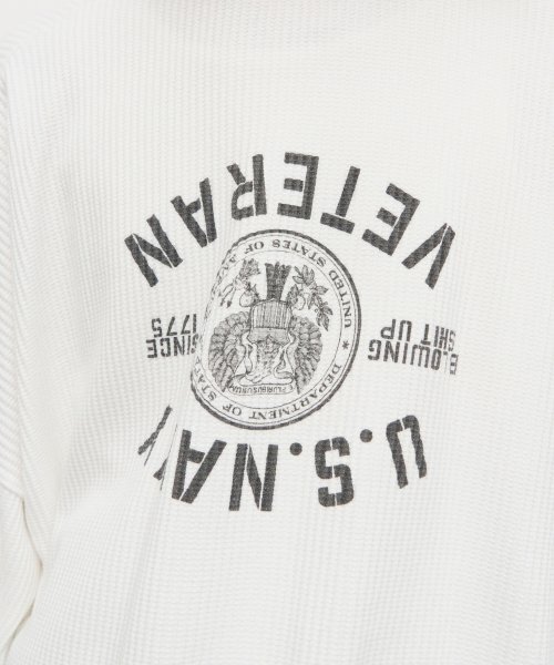 FROM ARLES(フロムアルル)の「クラシックフィット80Sヴィンテージロングスリーブ / USネイビー(Tシャツ/カットソー・メンズ・ホワイト・L/M)」の6枚目の写真