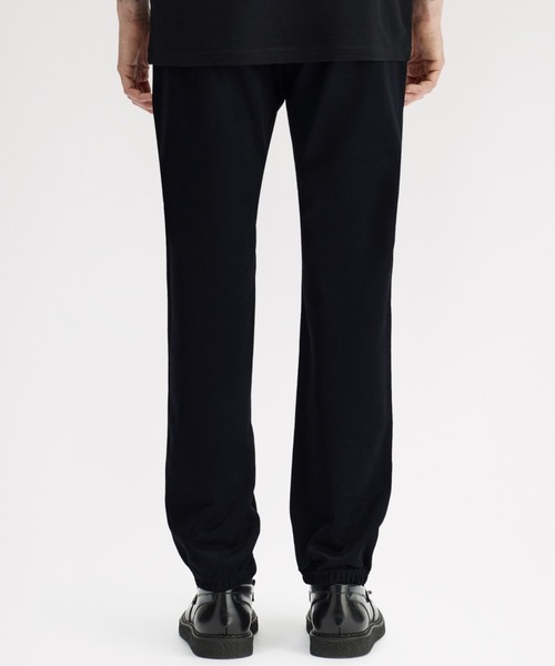 FRED PERRY(フレッドペリー)の「先行予約受付中/Stripe Tape Track Pants/ストライプテープトラックパンツ(その他パンツ・メンズ・ブラック・S/M/L)」の4枚目の写真