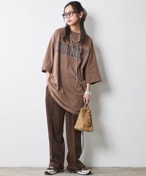 CHIC STYLE(シックスタイル)の「綿100%ロゴプリントチュニックTシャツ<大きいサイズ有>シックスタイル(その他トップス・レディース・チャコール/モカ・5L/4L/3L/LL/L/M)」の12枚目の写真