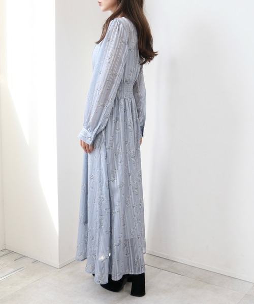 CECIL McBEE(セシルマクビー)の「胸元プリーツワンピース(ワンピース・レディース・ネイビー/ライトグレー・MEDIUM)」の5枚目の写真