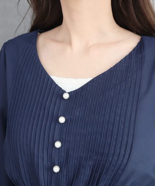 CECIL McBEE(セシルマクビー)の「胸元プリーツワンピース(ワンピース・レディース・ネイビー/ライトグレー・MEDIUM)」の13枚目の写真