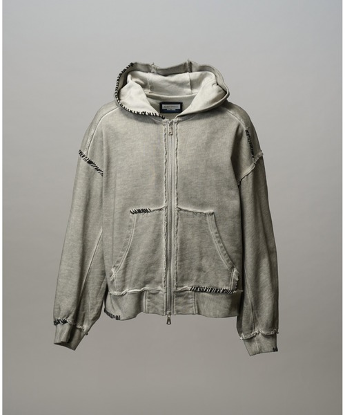 MAISON SPECIAL(メゾンスペシャル)の「《UNISEX》Over-Dye Embroidery Prime-Over Sweat Zip Hoodie/オーバーダイエンブロイダリースウェットプライムオーバーZIPパーカー【MAISON SPECIAL/メゾンスペシャル】(パーカー・メンズ・ブラック/グレイッシュベージュ/カーキ・0/1/2)」の6枚目の写真