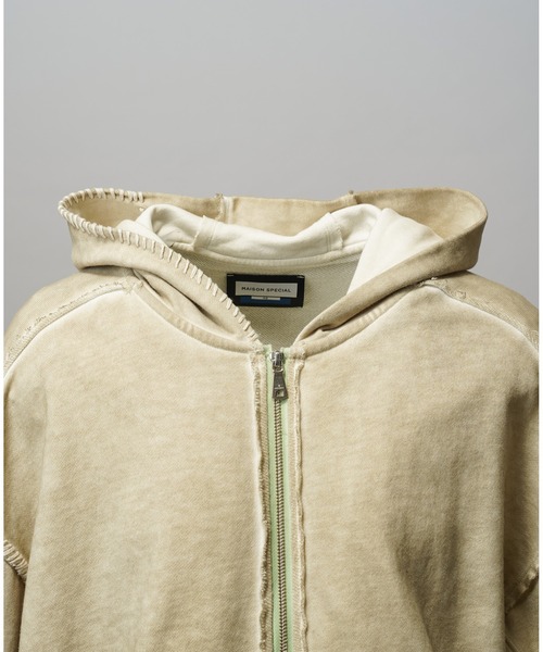 MAISON SPECIAL(メゾンスペシャル)の「《UNISEX》Over-Dye Embroidery Prime-Over Sweat Zip Hoodie/オーバーダイエンブロイダリースウェットプライムオーバーZIPパーカー【MAISON SPECIAL/メゾンスペシャル】(パーカー・メンズ・ブラック/グレイッシュベージュ/カーキ・0/1/2)」の10枚目の写真