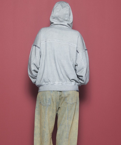MAISON SPECIAL（メゾンスペシャル）の「《UNISEX》オーバーダイエンブロイダリースウェットプライムオーバーZIPパーカー/Over-Dye Embroidery Prime-Over Sweat Zip Hoodie【MAISON SPECIAL/メゾンスペシャル】（パーカー・メンズ・ブラック/グレイッシュベージュ/カーキ・0/1/2）」の7枚目の写真