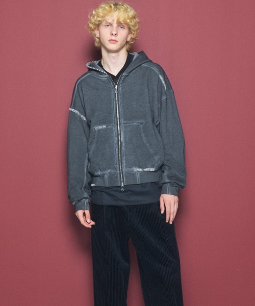 MAISON SPECIAL（メゾンスペシャル）の「《UNISEX》オーバーダイエンブロイダリースウェットプライムオーバーZIPパーカー/Over-Dye Embroidery Prime-Over Sweat Zip Hoodie【MAISON SPECIAL/メゾンスペシャル】（パーカー・メンズ・ブラック/グレイッシュベージュ/カーキ・0/1/2）」の8枚目の写真