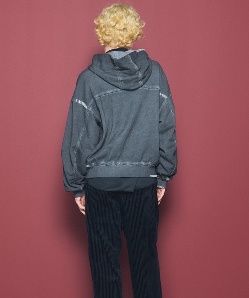 MAISON SPECIAL（メゾンスペシャル）の「《UNISEX》オーバーダイエンブロイダリースウェットプライムオーバーZIPパーカー/Over-Dye Embroidery Prime-Over Sweat Zip Hoodie【MAISON SPECIAL/メゾンスペシャル】（パーカー・メンズ・ブラック/グレイッシュベージュ/カーキ・0/1/2）」の10枚目の写真