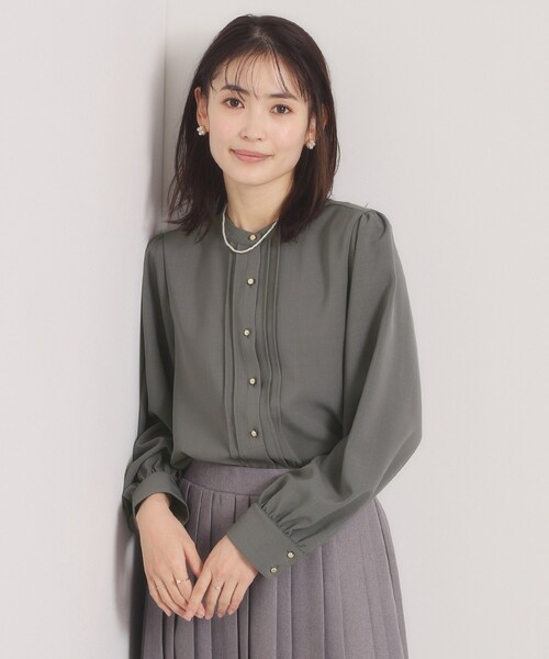 ITS'DEMO(イッツデモ)の「【入卒/手洗い可】フロントピンタックブラウス(シャツ/ブラウス・レディース・チャコールグレー/アイボリー/ナチュラル・00)」の2枚目の写真