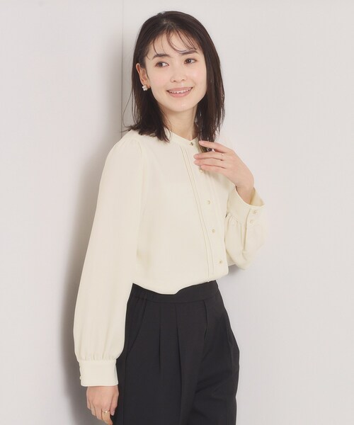 ITS'DEMO(イッツデモ)の「【入卒/手洗い可】フロントピンタックブラウス(シャツ/ブラウス・レディース・チャコールグレー/アイボリー/ナチュラル・00)」の4枚目の写真