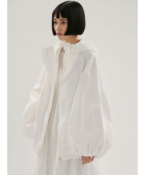 emmi（エミ）の「ビッグフォルムフーディーブルゾン（ブルゾン・レディース・オフホワイト/ブラック/レッド/ホワイト・F）」の2枚目の写真