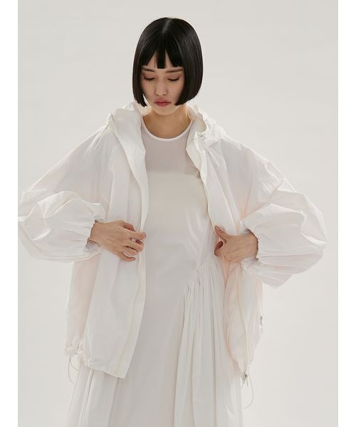 emmi（エミ）の「ビッグフォルムフーディーブルゾン（ブルゾン・レディース・オフホワイト/ブラック/レッド/ホワイト・F）」の20枚目の写真