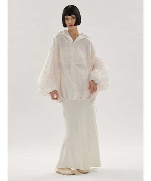 emmi（エミ）の「ビッグフォルムフーディーブルゾン（ブルゾン・レディース・オフホワイト/ブラック/レッド/ホワイト・F）」の6枚目の写真