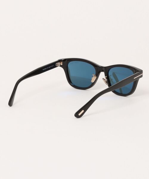 TOM FORD（トム フォード）の「【TOM FORD/トムフォード】ウェリントン サングラス TF1353-D 01V（サングラス・メンズ・ブラック・FREE）」の3枚目の写真