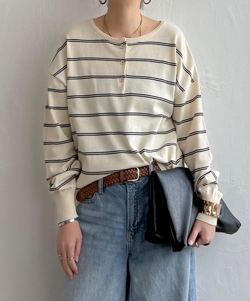 LBC（エルビーシー）の「コットンタッチ2WAYヘンリーニット（ニット/セーター・レディース・ピンク/オフホワイト/グリーン/ブルー・L/M）」の2枚目の写真