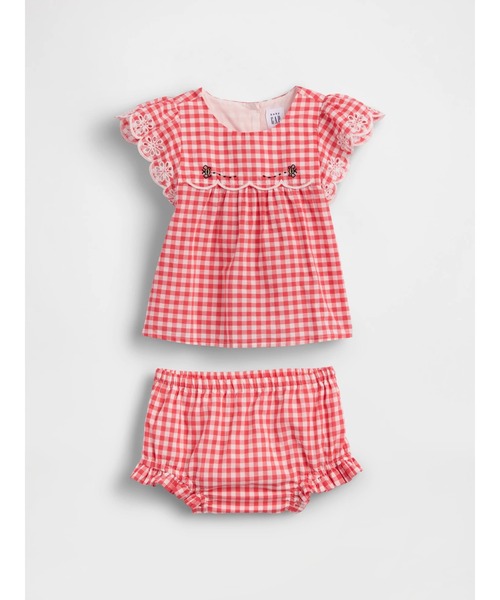 GAP(ギャップ)の「アイレット ギンガムチェック コーデセット (ベビー)(セットアップ・キッズ・レッド・90cm/80cm/70cm/60cm)」の1枚目の写真