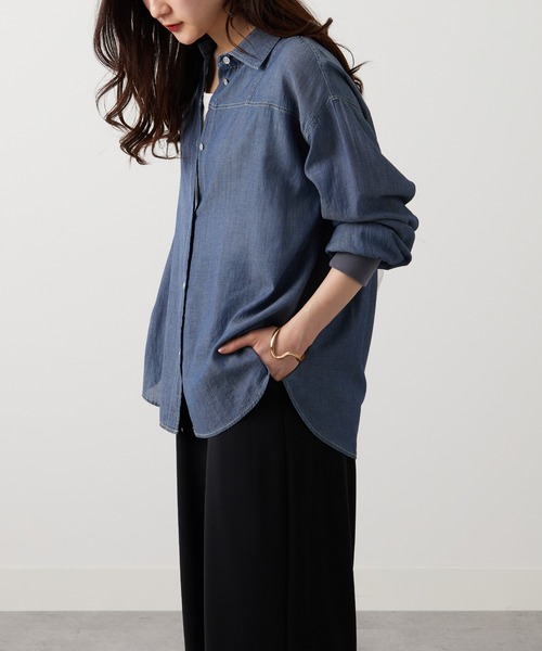 BELLUNA PLUS(ベルーナ)の「柔らかシアーデニムシャツ(シャツ/ブラウス・レディース・サックスブルー/ブルー・LARGE/MEDIUM/X-LARGE)」の6枚目の写真