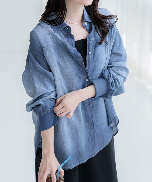 BELLUNA PLUS(ベルーナ)の「柔らかシアーデニムシャツ(シャツ/ブラウス・レディース・サックスブルー/ブルー・LARGE/MEDIUM/X-LARGE)」の13枚目の写真