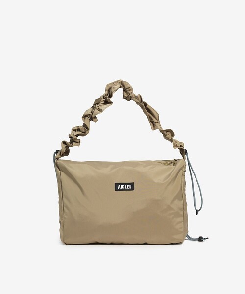 AIGLE（エーグル）の「撥水 ライト＆コンパクト パッカブルショルダーバッグ 10L（ショルダーバッグ・レディース・オレンジ/ホワイト/ダークネイビー/ダークブルー/モスグリーン・FREE）」の3枚目の写真